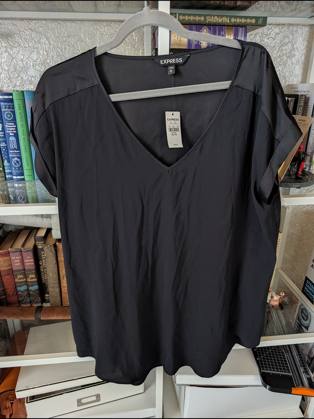 Express Black V-Neck Short Sleeve Blouse